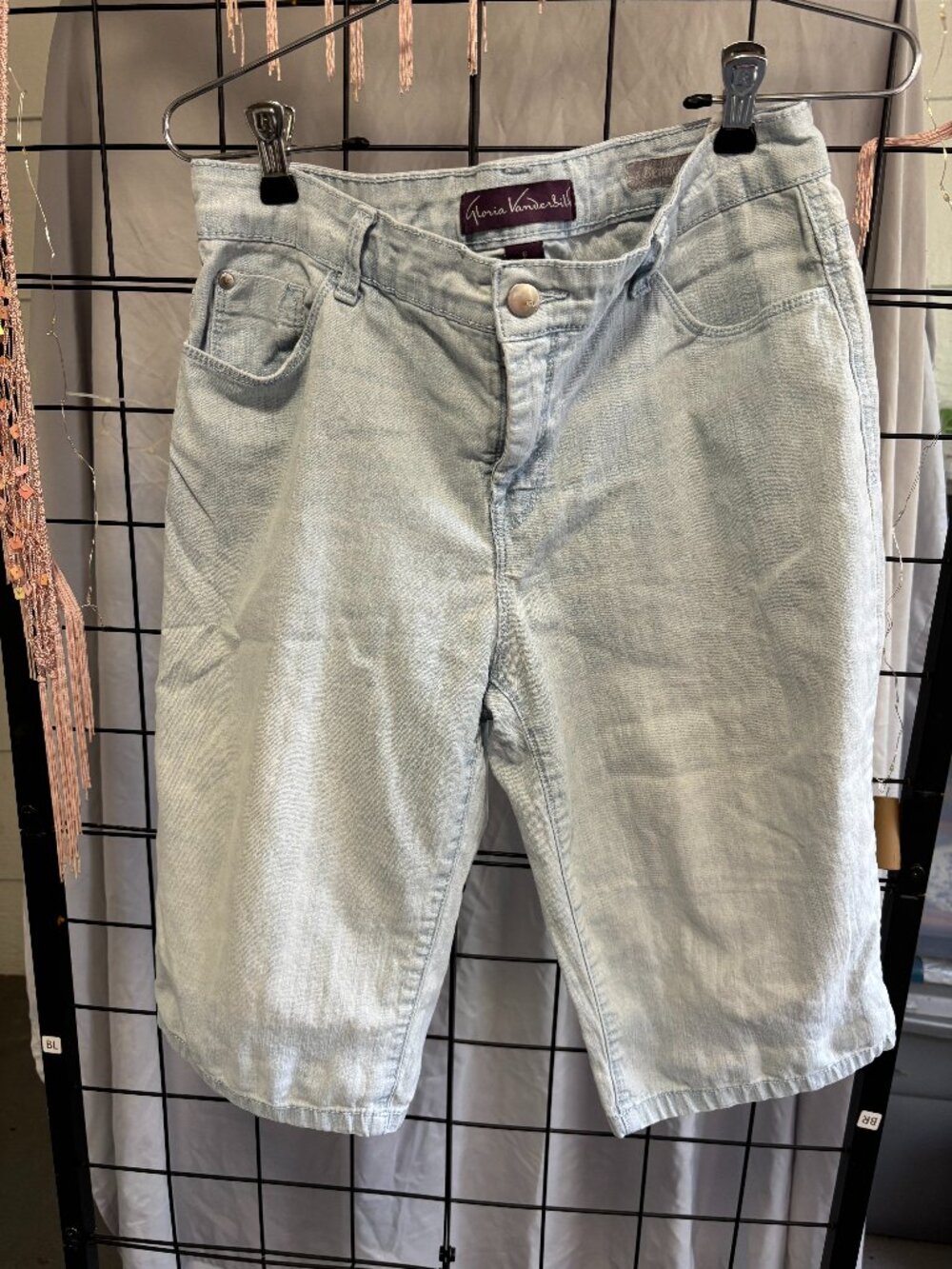 Gloria Vanderbilt Ladies Size 6 Shorts
